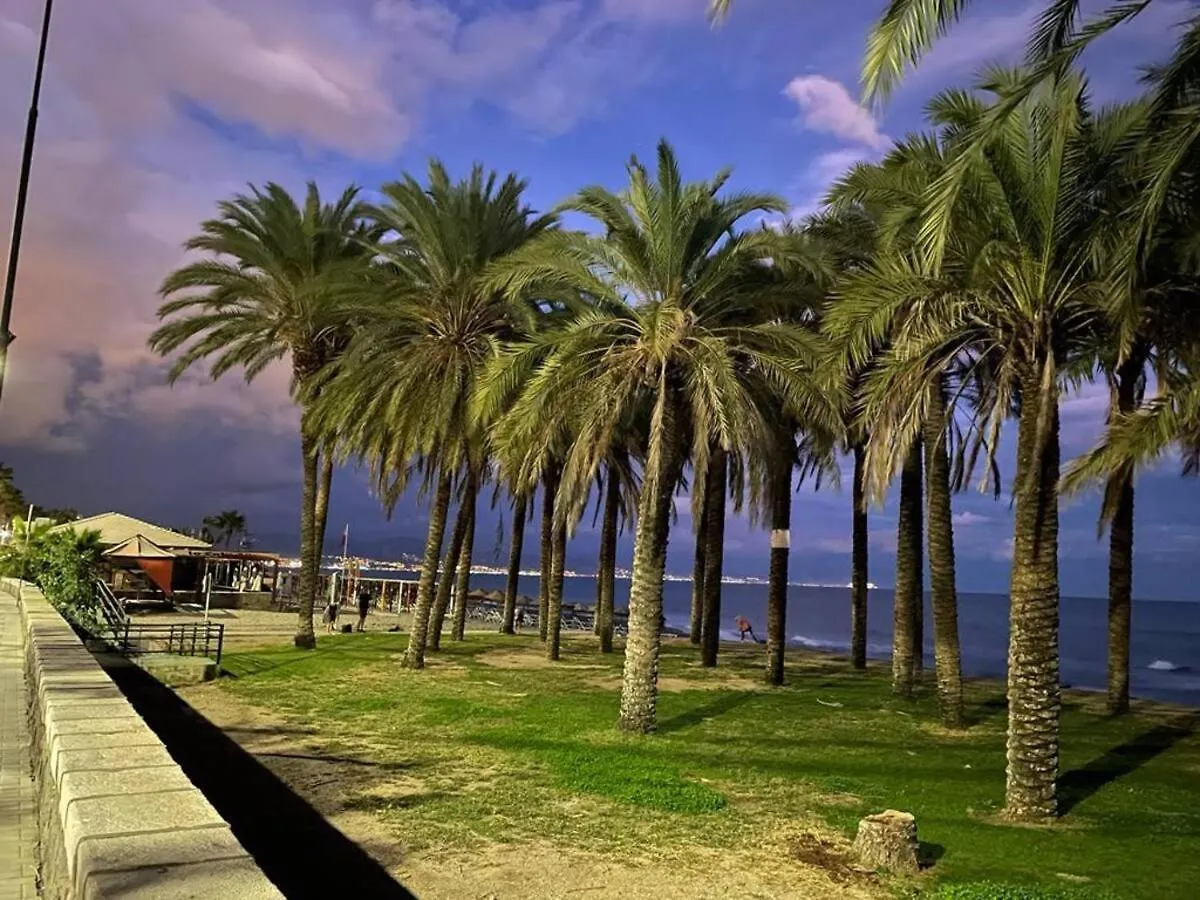 One Step From The Beach 托雷莫利诺斯